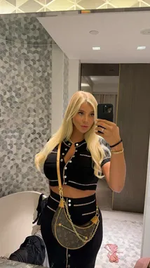 Luxy Dutch (@itsluxydutch) Snapchat Stories, Spotlight & Lenses