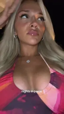 Lynda DAlessandro 🖤 (@lyndalessandro) | Snapchat Stories, Spotlight