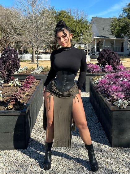 xochavella (@lov3izzy) | Snapchat Stories, Spotlight & Lenses