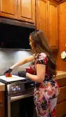Smokin’ Bikini Chef (@thewoodfiregirl) | Snapchat Stories, Spotlight