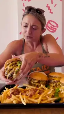 Katina Eats Kilos (@katinaeats) | Snapchat Stories, Spotlight & Lenses