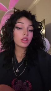 amelie warren (@little.warren1) Snapchat Stories, Spotlight & Lenses
