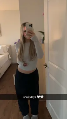 Lynda DAlessandro 🖤 (@lyndalessandro) | Snapchat Stories, Spotlight