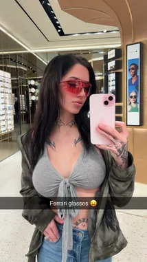 Karli Anne (@itskarliannee) Snapchat Stories, Spotlight & Lenses