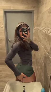 Alaina Ellis (@alainaelliss) | Snapchat Stories, Spotlight & Lenses