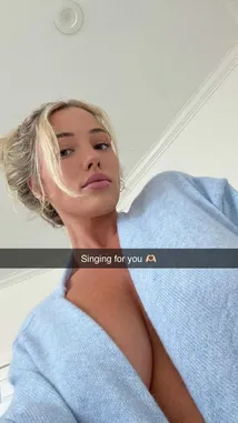 Jadelyn (@jadelynmusic) | Snapchat Stories, Spotlight & Lenses
