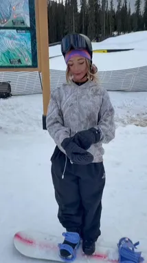 Emelye Ender (@emelye.ender) | Snapchat Stories, Spotlight & Lenses