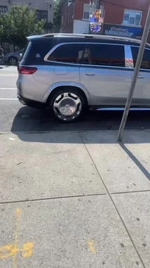 abdoufall205962 님이 만든 Original Sound 포함 @abdoufall205962 님이 만든 This clip showcases a silver Mercedes-Benz G-Class SUV, highlighting its distinctive design and luxury features. The camera pans around the vehicle, focusing on its large chrome wheels and iconic rear emblem. A man is heard expressing admiration, saying 'Oh, nice' repeatedly, emphasizing the car's impressive appearance.