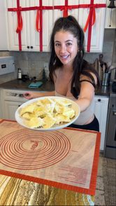 Gabriella Ellyse (@gabbyabutbol) | Snapchat Stories, Spotlight & Lenses