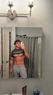 LoverBoyBrad (@loverboybradd) | Snapchat Stories, Spotlight & Lenses