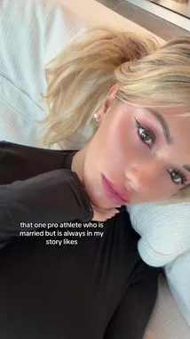 Breckie Hill (@breckiehill) | Snapchat Stories, Spotlight & Lenses
