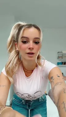 Kaitlyn Krems (@kaitlyn_krems) | Snapchat Stories, Spotlight & Lenses