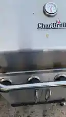 dassweenbean 님이 만든 Original Sound 포함 @dassweenbean 님이 만든 This quick guide shows you how to achieve restaurant-quality results by grilling a thick-cut steak over open flames on a Char-Broil gas grill. See the sear develop and the fire flare up, demonstrating a classic outdoor cooking technique.