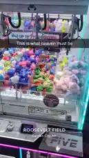dassweenbean 님이 만든 Original Sound 포함 @dassweenbean 님이 만든 Get ready for an arcade adventure! This video takes you on a tour of the vibrant claw machine section at Roosevelt Field in Garden City, NY. See rows of colorful prize-filled machines under dazzling neon lights, perfect for a fun family outing.