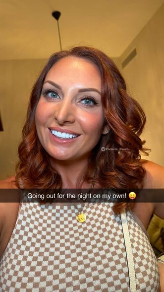 Victoria Peach (@sticky_vicky89) | Snapchat Stories, Spotlight & Lenses