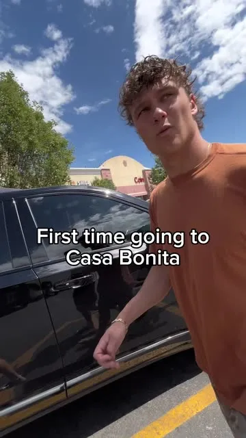 Spotlight at Casa Bonita by @alanives213