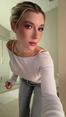 Kyla Yesenosky (@kylaayese) | Snapchat Stories, Spotlight & Lenses