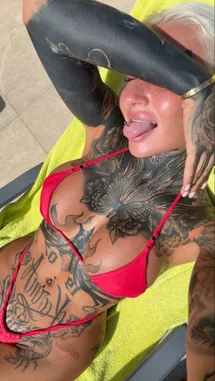 badxlucy (@badxlucy) | Snapchat Stories, Spotlight & Lenses