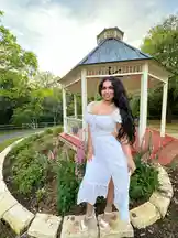 xochavella (@lov3izzy) Snapchat Stories, Spotlight & Lenses