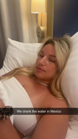 Shayna Loren (@shayna_loren) Snapchat Stories, Spotlight & Lenses