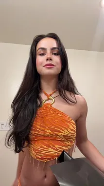 Sofia Elizabeth (@sofiastillspams) | Snapchat Stories, Spotlight & Lenses