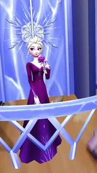 Preview for a Spotlight video that uses the Elsa Princess 3D Lens