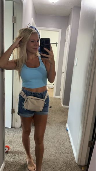 Miley (@mileys_of) Snapchat Stories, Spotlight & Lenses