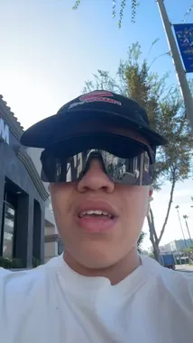 Tiny Smallz (@imtinysmallz) Snapchat Stories, Spotlight & Lenses