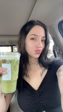 Karli Anne (@itskarliannee) Snapchat Stories, Spotlight & Lenses