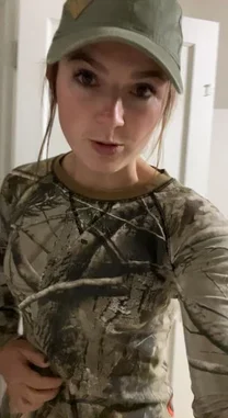 Hannah Barron (@hannahbarron96) | Snapchat Stories, Spotlight & Lenses