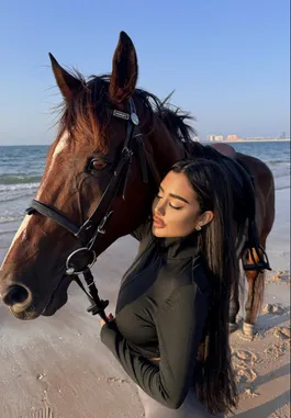 Lina LNDN IS BACK 💙🇬🇧 (@linaa.londonn3) | Snapchat Stories, Spotlight