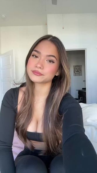 Nina Gessler (@ninagessler) Snapchat Stories, Spotlight & Lenses