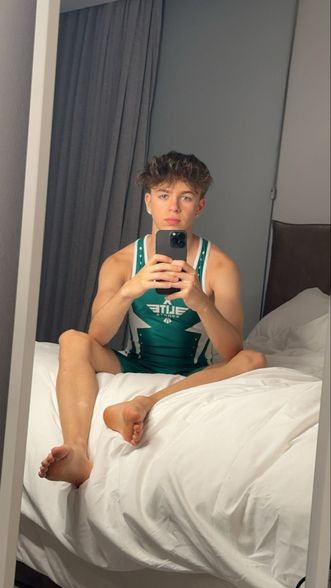 Liam Leigh (@liamleigh) | Snapchat Stories, Spotlight & Lenses