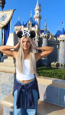 Lynda DAlessandro 🖤 (@lyndalessandro) | Snapchat Stories, Spotlight