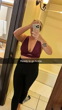 The Blonde Brewer (@theblondebrewer) Snapchat Stories, Spotlight & Lenses