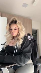 Eevie Aspen (@eevieaspennn) Snapchat Stories, Spotlight & Lenses