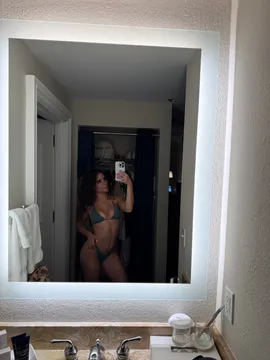 Sofia Crnilovic (@sofia_c23) | Snapchat Stories, Spotlight & Lenses