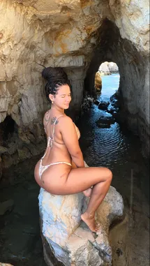 Shanny 🐳 (@umshanny) | Snapchat Stories, Spotlight & Lenses