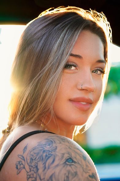 Caleigh Mackenzie (@caleighholmes23) | Snapchat Stories, Spotlight & Lenses