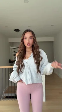 Julia Raleigh (@juliaaraleigh) | Snapchat Stories, Spotlight & Lenses