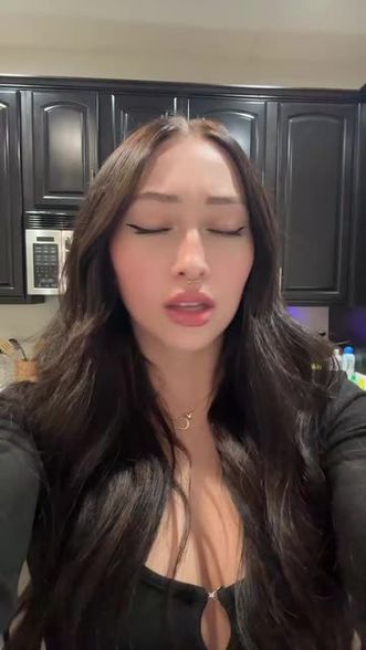 ivy ball (@ivyball) Snapchat Stories, Spotlight & Lenses