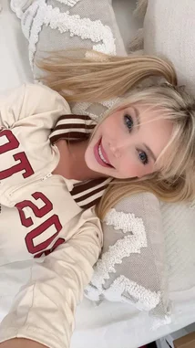 Emma Louise (@emxllouise) | Snapchat Stories, Spotlight & Lenses