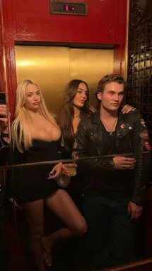 🐰Chloe Yummy (@chloeyummyx) Snapchat Stories, Spotlight & Lenses