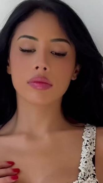 Nataly Ospina (@natalieyospina) Snapchat Stories, Spotlight & Lenses