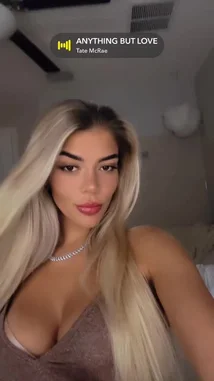 BlondieMotoVlog 🩵 (@blondiemotovlog) | Snapchat Stories, Spotlight & Lenses