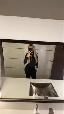 nikki dalessandro (@nikkidells) Snapchat Stories, Spotlight & Lenses