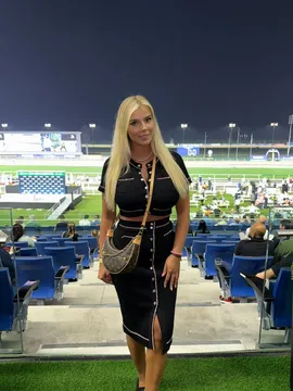 Luxy Dutch (@itsluxydutch) Snapchat Stories, Spotlight & Lenses