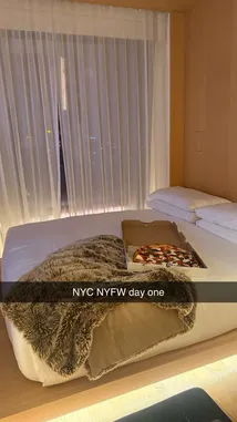 Sofia Elizabeth (@sofiastillspams) | Snapchat Stories, Spotlight & Lenses