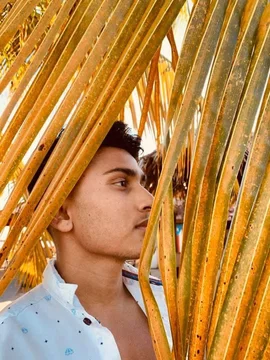 Niraj 🚮 (@nirajofficial) | Snapchat Stories, Spotlight & Lenses