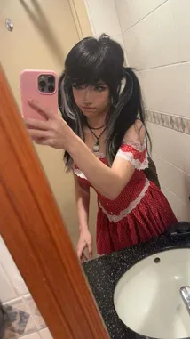 angelicat (@angelicatlol) Snapchat Stories, Spotlight & Lenses